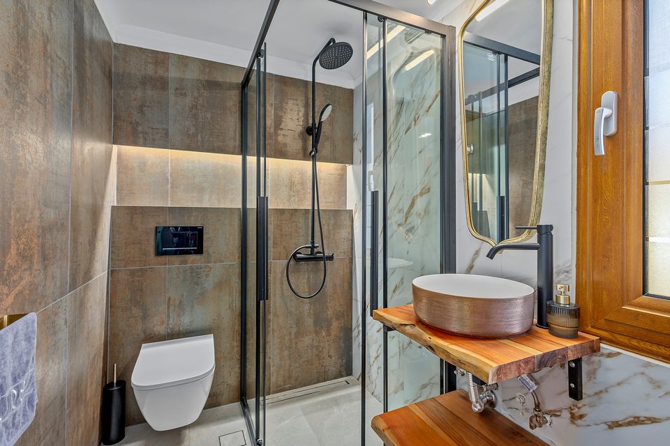 A top-floor View House bathroom